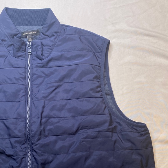 Banana Republic Men's Dark Blue Quilted Vest NWOT - Picture 4 of 11